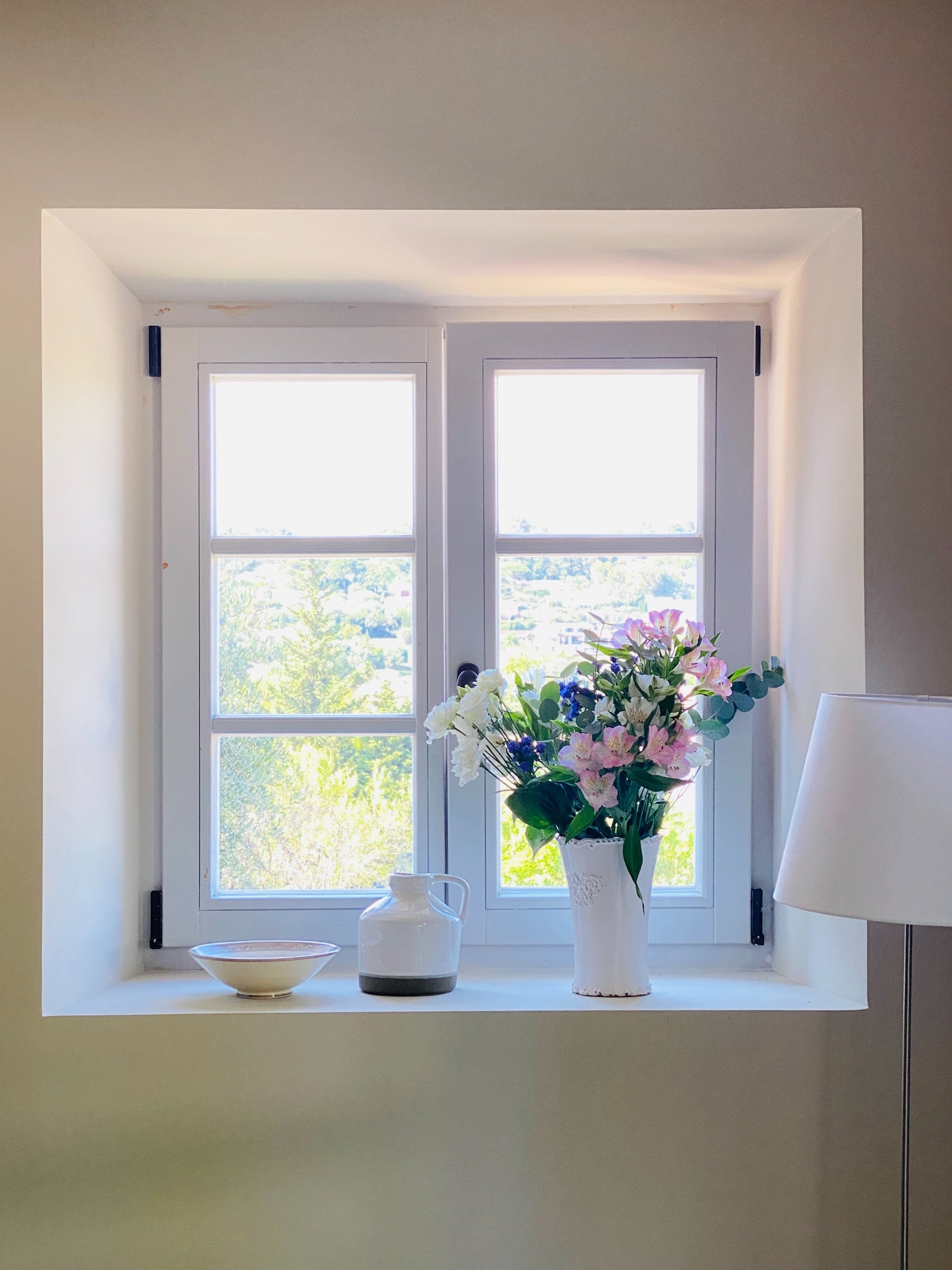Choosing the Perfect Hue: What Colour UPVC Window Frames Will Suit My House?