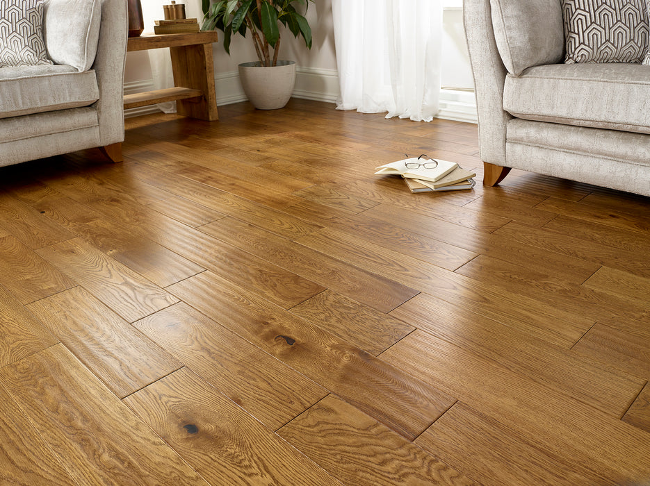 18mm Golden Handscraped Lacquered Engineered Oak Flooring