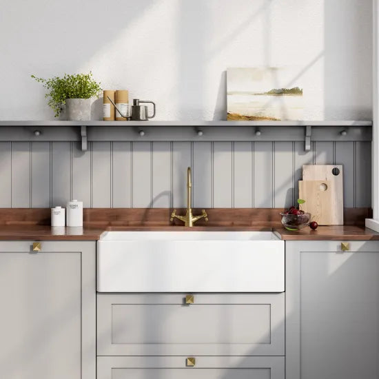 Arley Pro 895mm x 460mm x 245mm Fireclay White Single Bowl Belfast Sink With Offset Waste And Weir Overflow