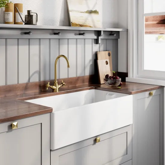 Arley Pro 895mm x 460mm x 245mm Fireclay White Single Bowl Belfast Sink With Offset Waste And Weir Overflow