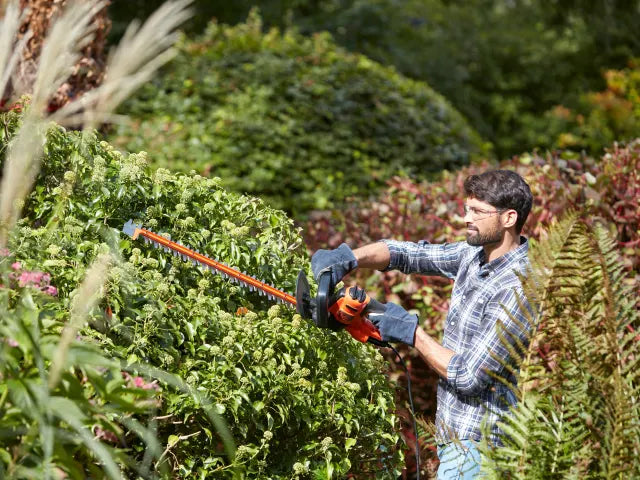 BEHTS401 Hedge Strimmer® with Saw Blade 55cm 500W 240V