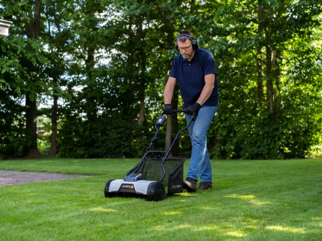 Brushless Cylinder Mower 18V Bare Unit