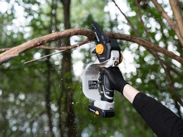 Maxxpack Nexxsaw One-hand Chainsaw 6in 18V 1 x 2.0Ah Li-ion