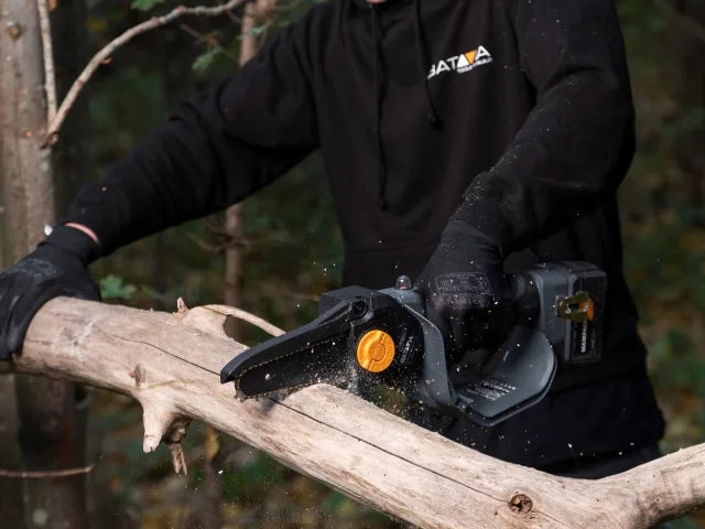 Maxxpack Nexxsaw Brushless One-Hand Chainsaw 7in 18V 1 x 4.0Ah Li-ion