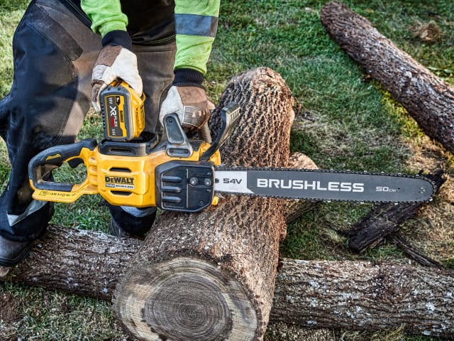 DCMCS575N XR FlexVolt Chainsaw 50cm Bar 54V Bare Unit