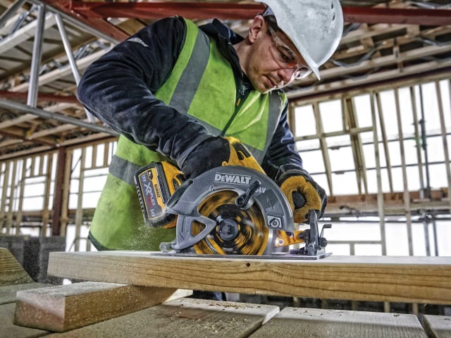 DCS578T2 XR FlexVolt Circular Saw 190mm 54V 2 x 2.0Ah Li-ion