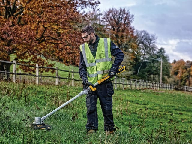 DCMST561N XR Brushless String Trimmer 18V Bare Unit