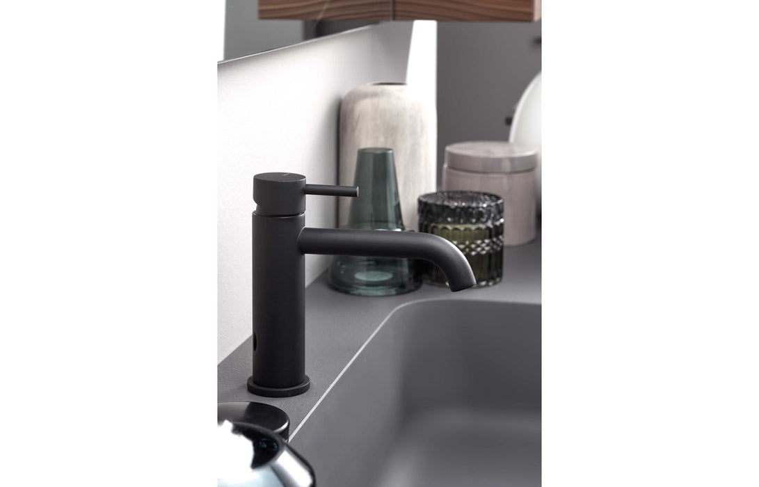 Vema Maira Floor Standing Bath Filler - Matt Black