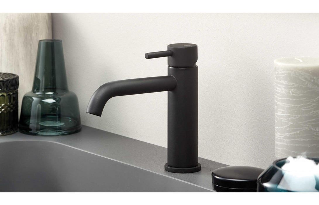 Vema Maira Floor Standing Bath Filler - Matt Black