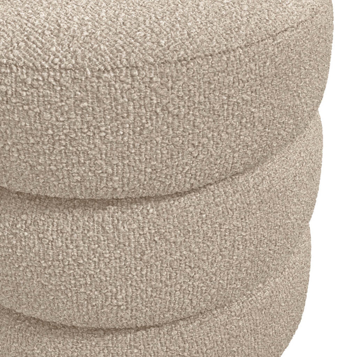 Emi  Pouffe