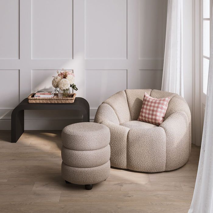 Emi  Pouffe