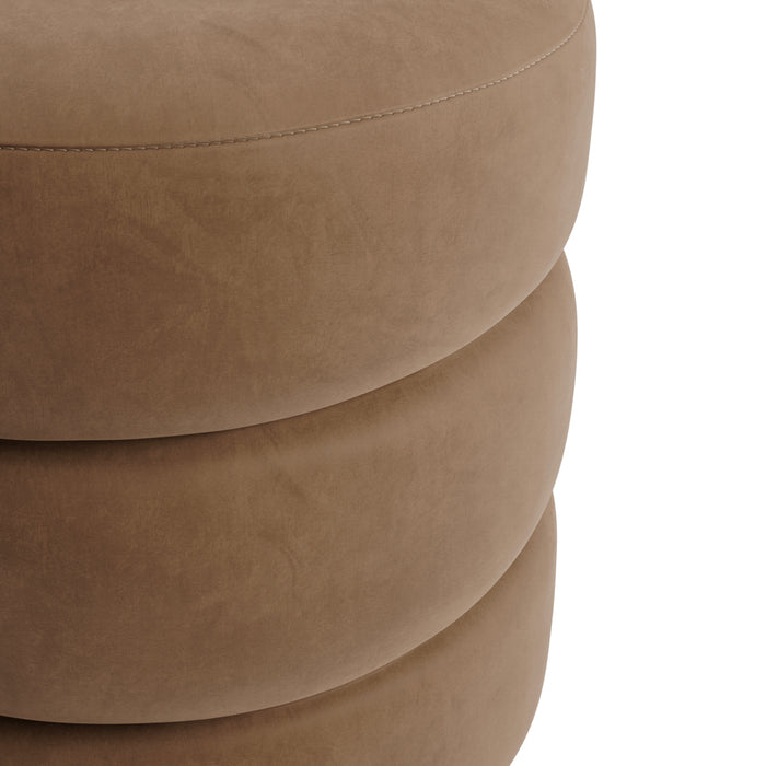 Emi  Pouffe