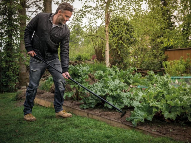 Solid™ Soil Rake