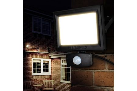 Luceco 30W LED Floodlight PIR - Black - 2400LM IP65