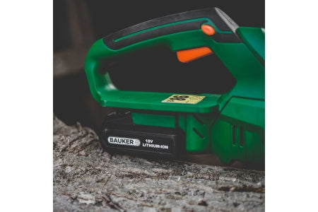 Hawksmoor CCS18LW 18V Cordless Chainsaw 1 x 4.0AH 25cm