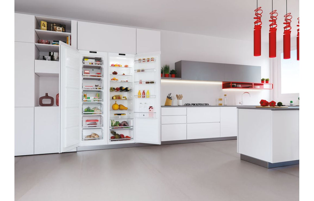 Hoover HOMS518EWK B/I Tall Larder Fridge