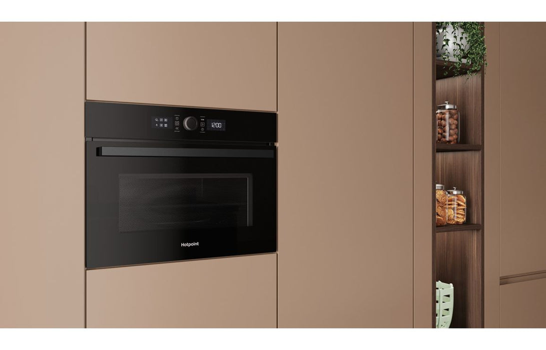 Hotpoint HMW57HMBUK B/I 900W Combination Microwave