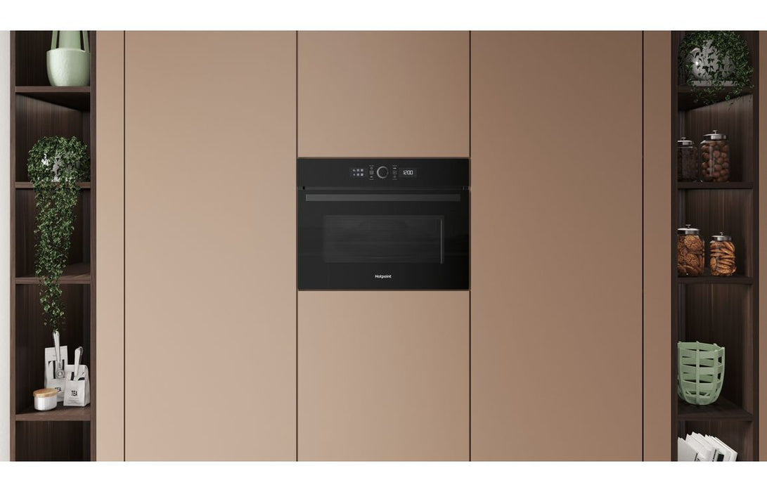 Hotpoint HMW57HMBUK B/I 900W Combination Microwave