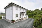 Hardie Plank Arctic White Lifestyle 