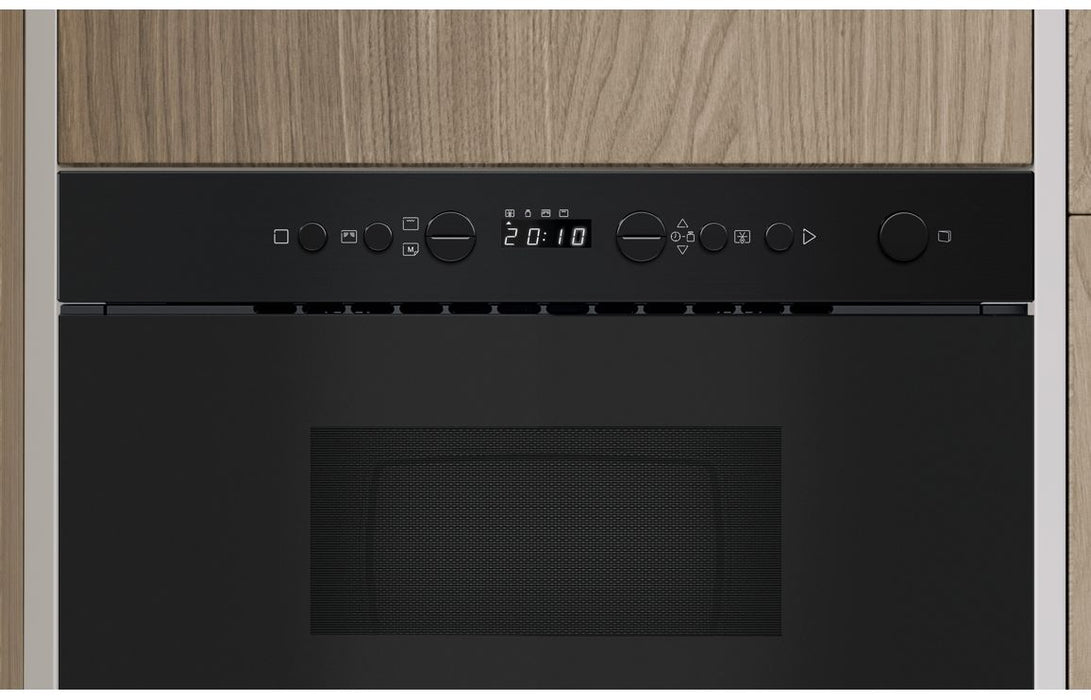 Indesit IM K12 BUK B/I 750W Microwave & Grill - Black