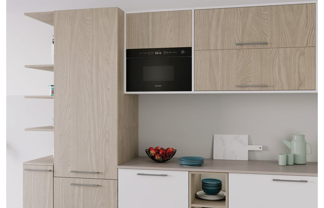 Indesit IM K12 BUK B/I 750W Microwave & Grill - Black