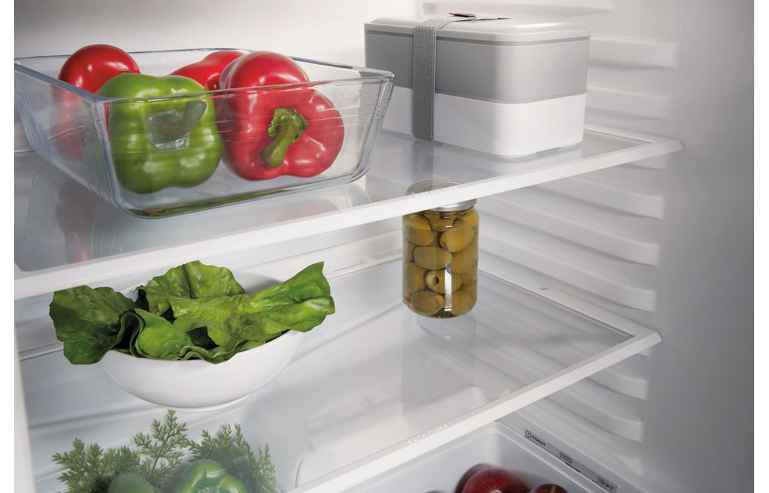 Indesit INBUL011.UK B/I Under Counter Larder Fridge