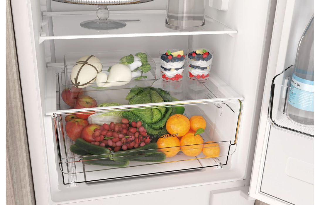 Indesit INC18 T112 UK B/I Frost Free 70/30 Fridge Freezer