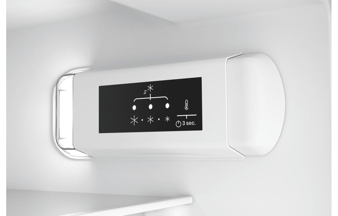Indesit INS 9012 B/I Larder Fridge
