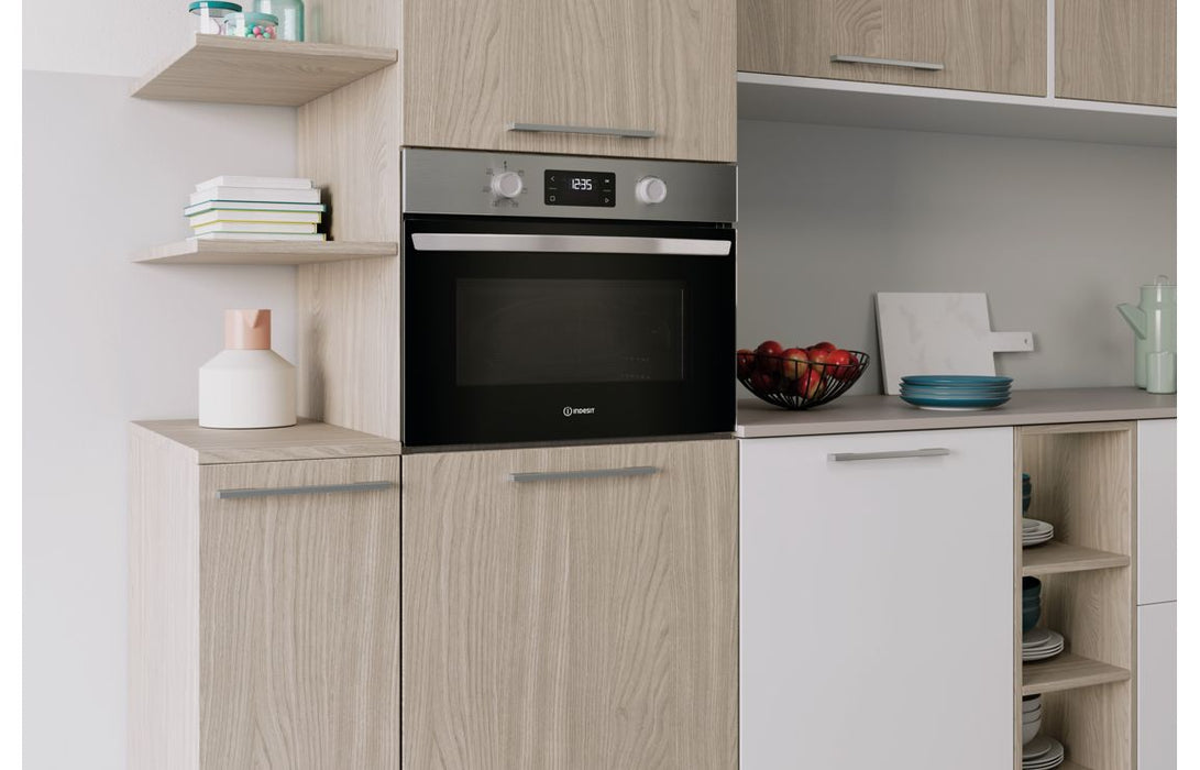 Indesit IP 252R XUK B/I 900W Microwave & Grill - St/Steel