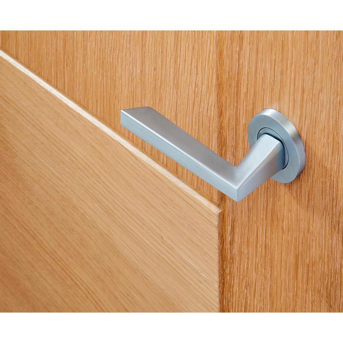 IRONMONGERY LYRA SATIN CHROME TONE HANDLE HARDWARE PACK