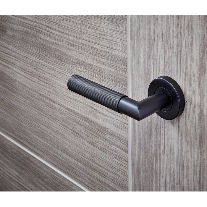 IRONMONGERY ZURICH MATT BLACK HANDLE HARDWARE PACK