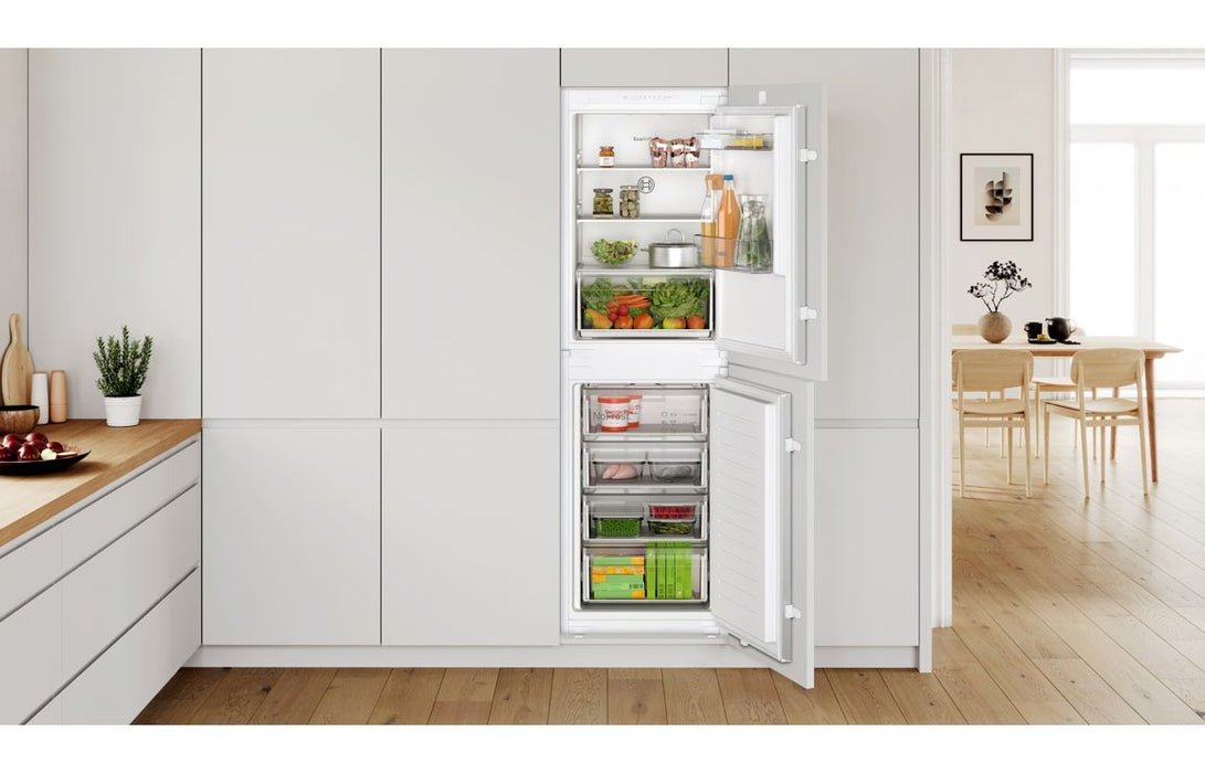 Bosch Series 2 KIN85NSE0G B/I No Frost 50/50 Fridge Freezer