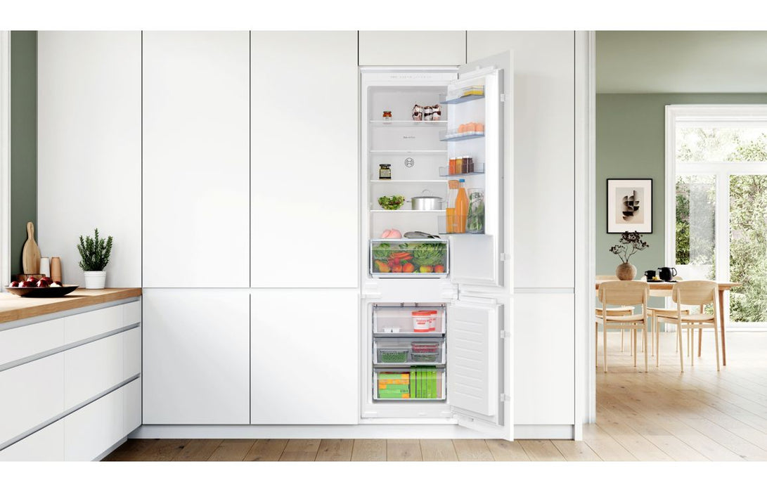 Bosch Series 2 KIN96NSE0G B/I No Frost 60/40 Fridge Freezer