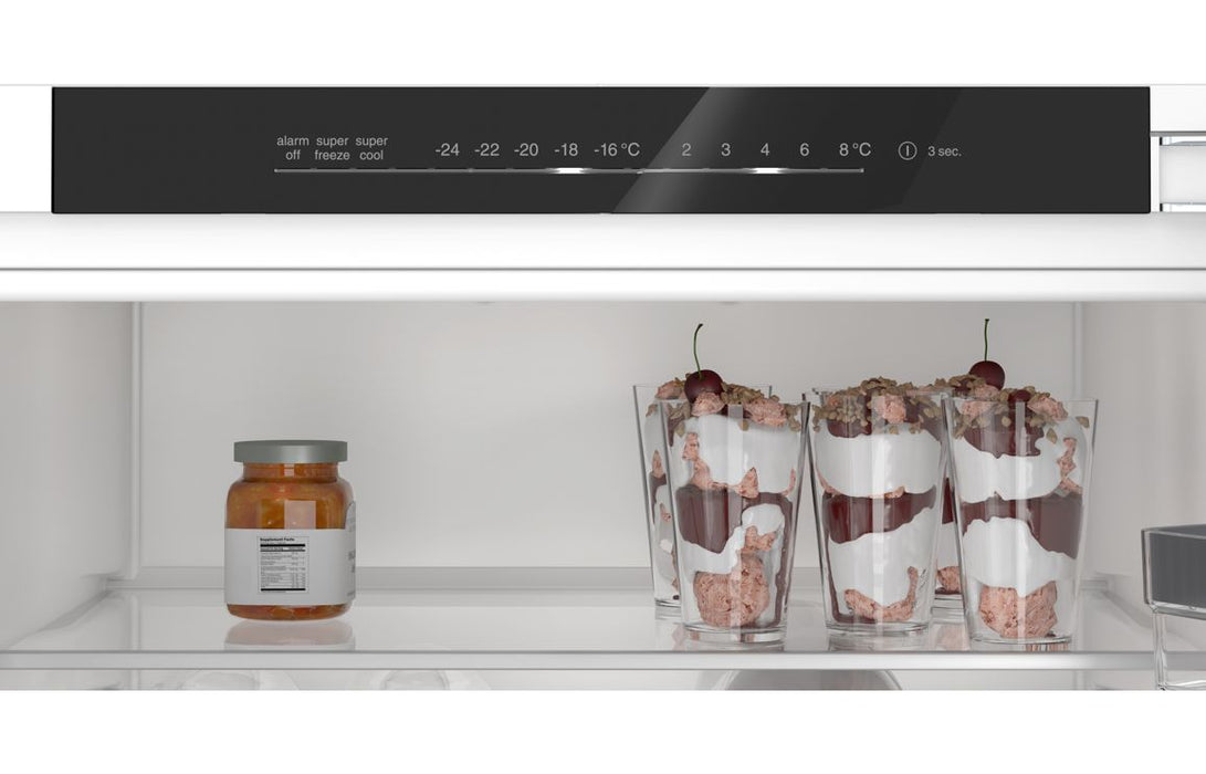 Bosch Series 4 KIN96VFD0 B/I NoFrost 60/40 Fridge Freezer