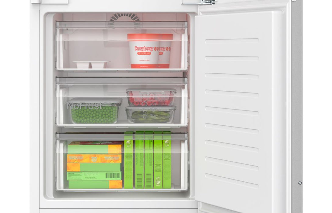 Bosch Series 4 KIN96VFD0 B/I NoFrost 60/40 Fridge Freezer