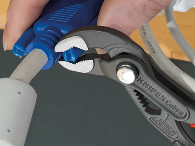 87 01 125 Cobra® High-Tech Mini Water Pump Pliers Plastic Coated Grip 125mm