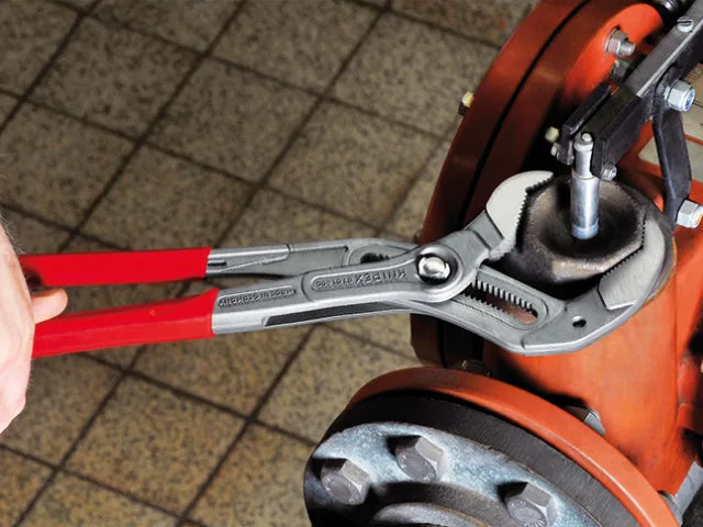 87 01 400 Cobra® XL Pipe Wrench & Water Pump Pliers Plastic Coated Grip 400mm