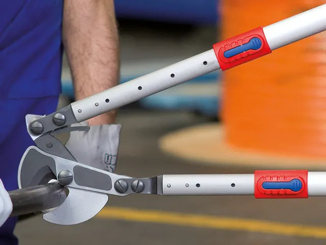 95 32 038 Ratchet Cable Cutters with Telescopic Handles