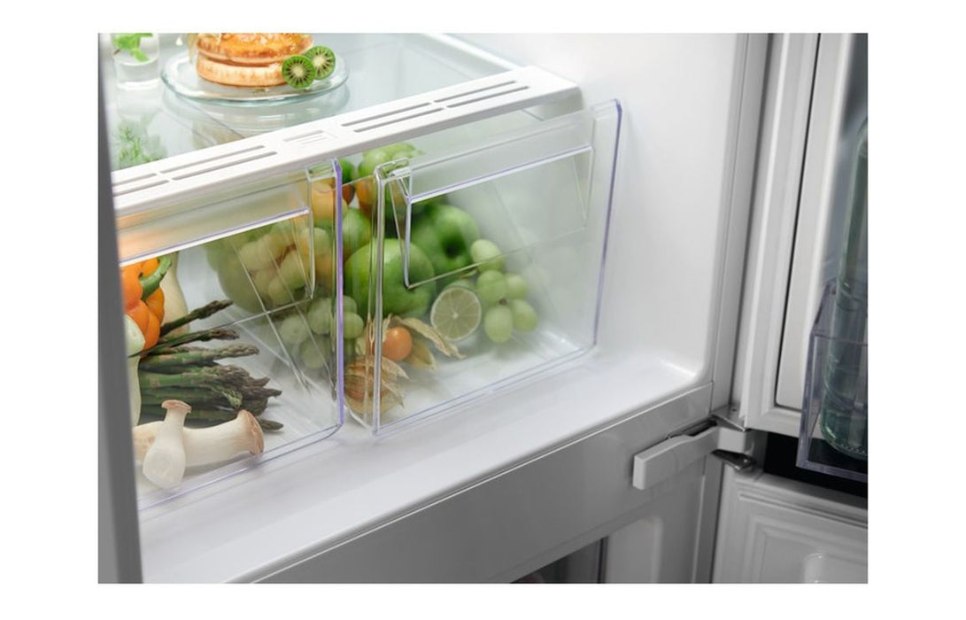 Electrolux LNS5LE18S5 B/I Low Frost 50/50 Fridge Freezer