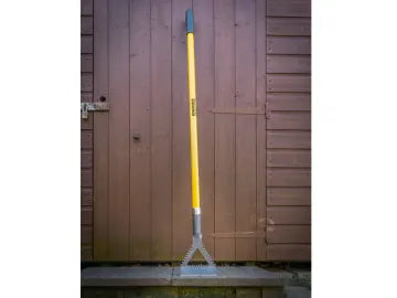 Sharp-Edge Dutch Hoe