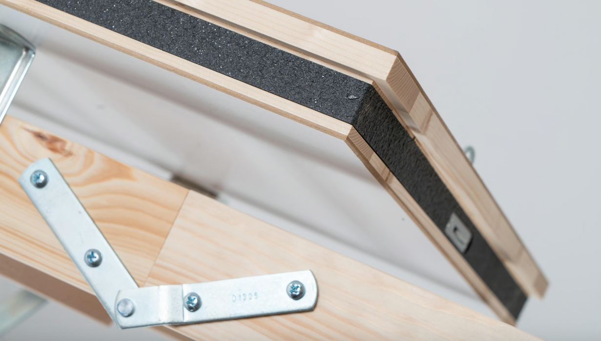 Fire resistant loft ladder REI 45