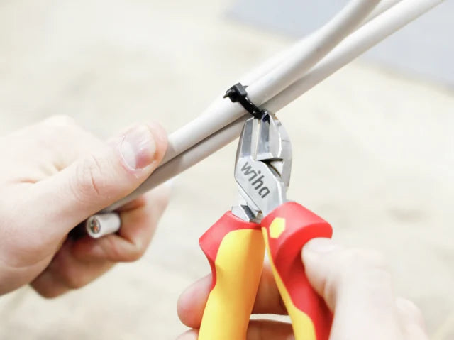 Professional electric Diagonal Cutters with DynamicJoint® 160mm