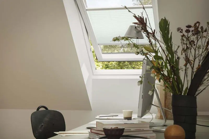 VELUX GGL MK08 Centre Pivot Roof Window - 78cm x 140cm