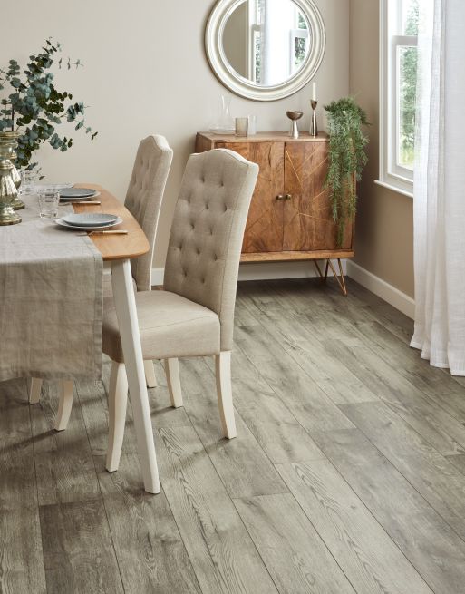 Laminate Flooring Royal Linden Oak (£13.51 per sqm) — Trade