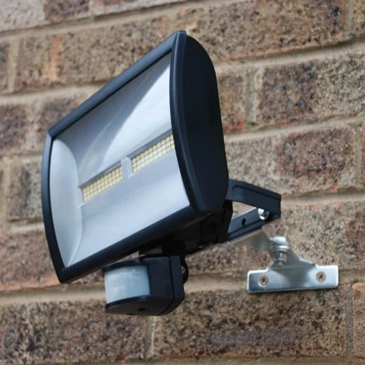 Swivel Bracket To Carry 1 Small Led Floodlight Up To 1Kg
