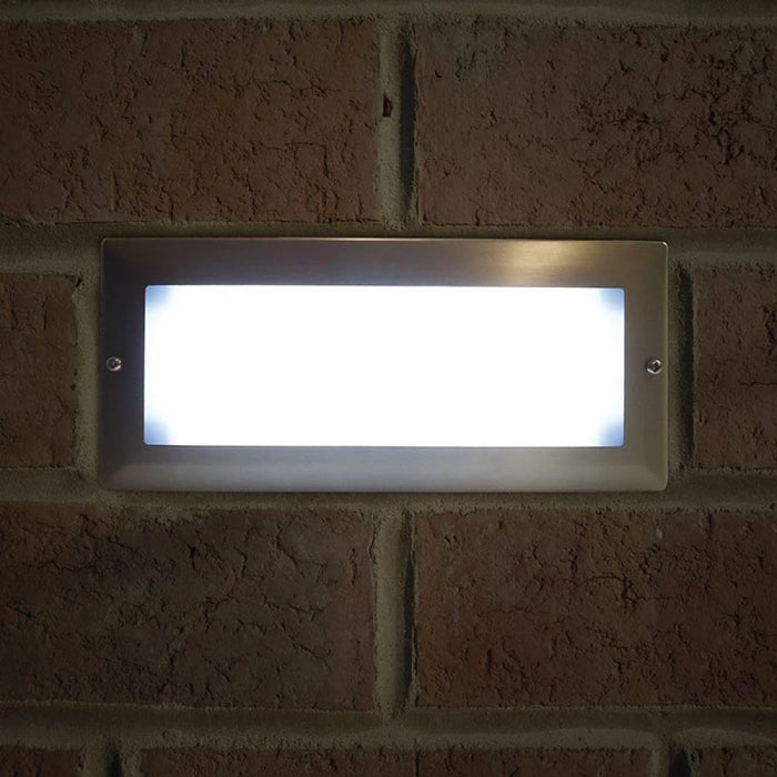 White Stainless Steel 5.4W 6000K 280 Lm 20,000 Hrs Ip65 Led Bricklight With Stainless Steel Frame