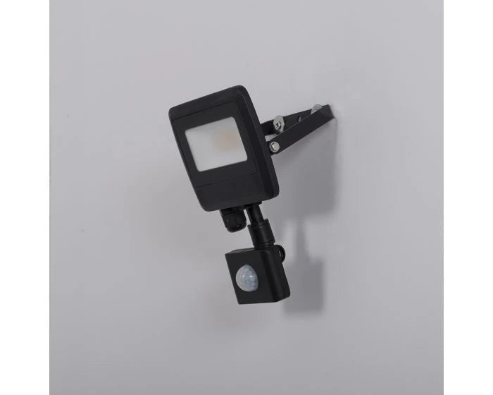 Siena Cr 20W 4000K Ip65 Led Pir Floodlight Black