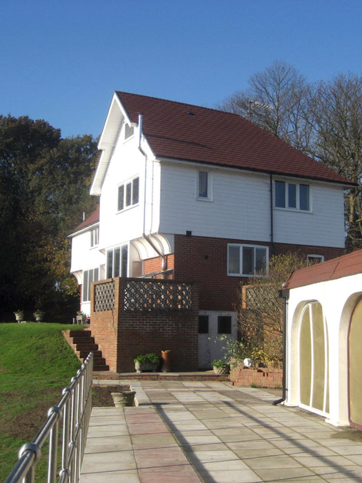 Eco Slate Recycled Plastic Slate Roof Tile OLD WORLD RED – Pack of 16