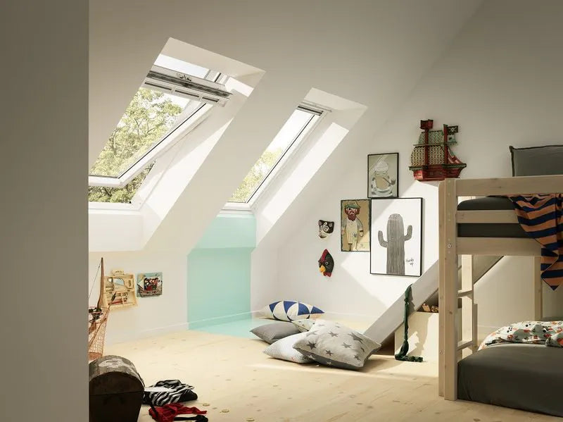 VELUX GGL PK08 Centre Pivot Roof Window - 94cm x 140cm