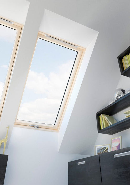 Centre Pivot Roof Window – White Acrylic Coated Pine (66cm x 98cm)